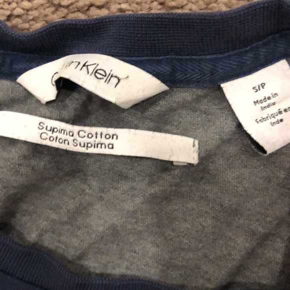 Calvin Klein Tee Shirt (S) - Picture 2 of 2